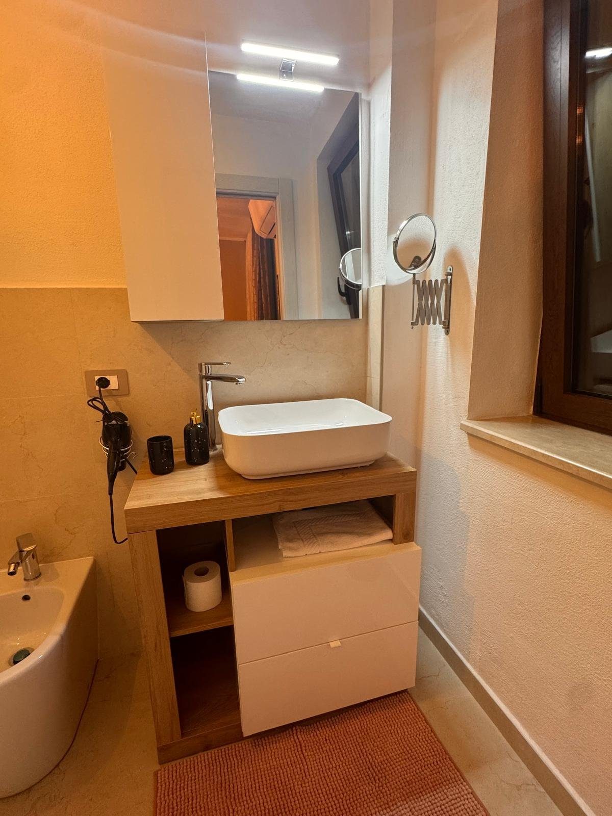 Camera Mavilia — il bagno